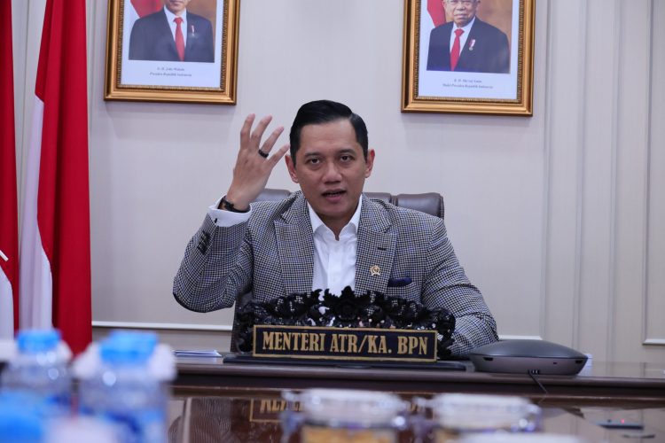 Menteri ATR/BPN, Agus Harimurti Yudhoyono (AHY) menjadi keynote speaker pada Roadshow Film Kartu Indonesia Pintar (KIP) Kuliah/Bidikmisi Awards yang berlangsung secara daring, Rabu (28/08/2024). (Foto: Humas kementerian ATR/BPN for sagoetv.com