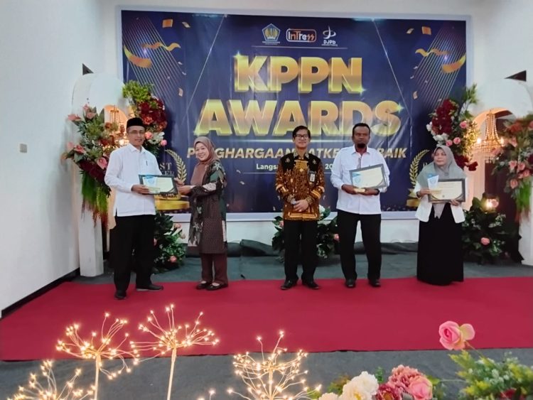 Kemenag Langsa Terima Dua Penghargaan dari KPPN