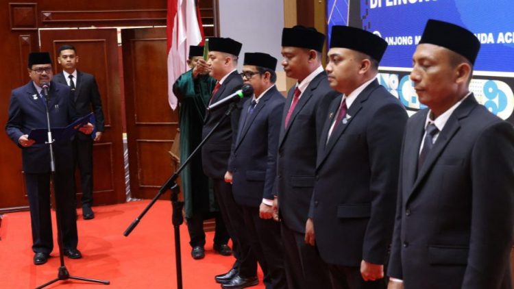 Pj Sekda Aceh Lantik Lima Pejabat Eselon II, Akkar Arafat Jadi Karo Adpim