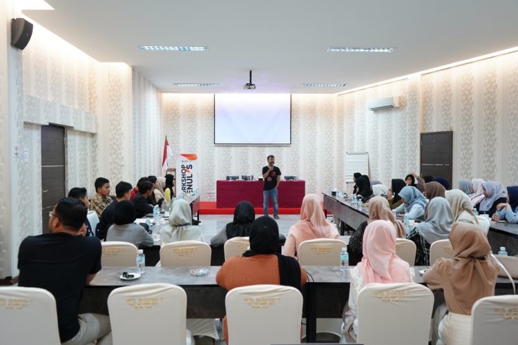 Pelajar dan Komunitas di Aceh Dibekali Workshop Menulis Cerita Sastra dan Bahasa