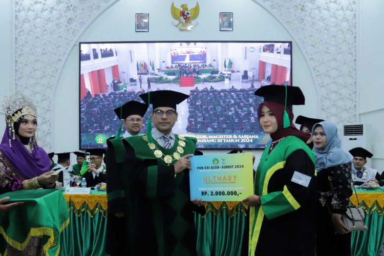UIN Ar-Raniry Wisuda 2.226 Lulusan, 12 Orang Dapat Penghargaan
