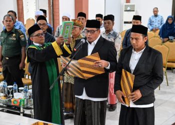 Pj Bupati Aceh Besar Kukuhkan PAW Dua Anggota MPU
