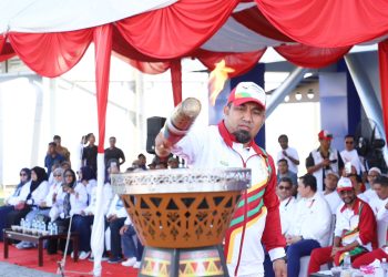 Usai Bermalam di Kota Jantho, Kirab Obor Api PON Dilepas Pj Bupati Iswanto Menuju Banda Aceh