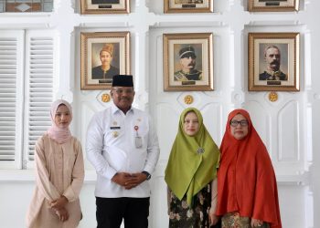 Pj Gubernur Safrizal Terima Ahli Waris Laksamana Malahayati