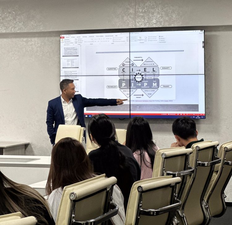 Dosen Unimal Beri Kuliah Tamu di Kazakhstan