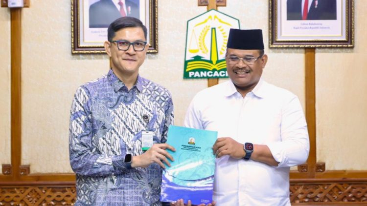 Raisul Mukhlis Resmi Jabat Dirut BPR Syariah Mustaqim Aceh Hasil RUPSLB