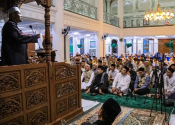  Pj Wali Kota Almuniza Ditemani Turis Malaysia dalam Safari Subuh Di Beurawe