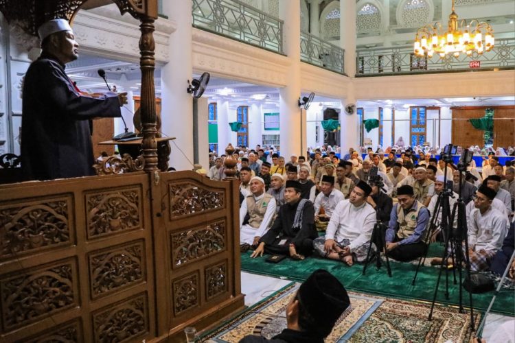 Pj Wali Kota Almuniza Ditemani Turis Malaysia dalam Safari Subuh Di Beurawe