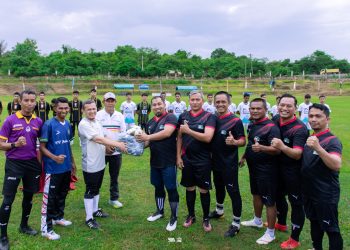 Laga Eksibisi Oemar Diyan FC dan Pemkab Aceh Besar FC