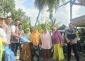 Camat Blang Bintang Salurkan Telur Gratis ke Masyarakat Cot Geundruet
