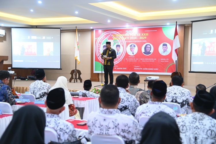 Pj Gubernur Aceh Buka Konferwil PGRI, Tekankan Pentingnya Pendidikan sebagai Pilar Utama Pembangunan