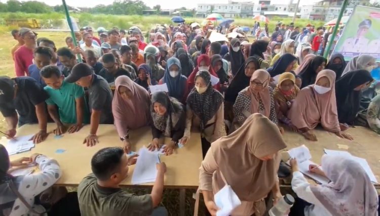 Jelang Ramadhan, Warga Serbu Pasar Murah di Lhokseumawe