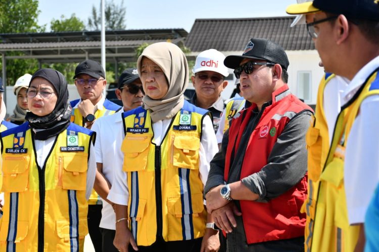 Dampingi Wamen PU Tinjau SPALD-T, Almuniza: Fasilitas Harus Dimanfaatkan dan Dirawat