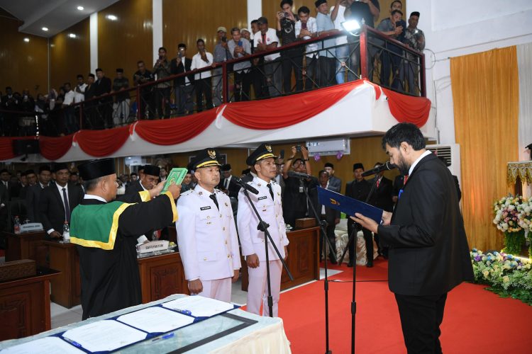 Pesan Muzakir Manaf saat Lantik Safwandi dan Muslem sebagai Bupati-Wabup Aceh Jaya