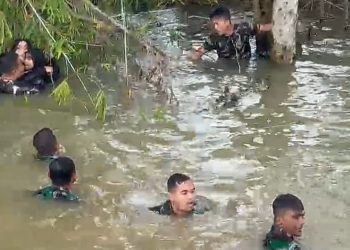 TNI AU Lanud SIM Selamatkan 4 Warga Aceh Besar yang Tercebur ke Sungai