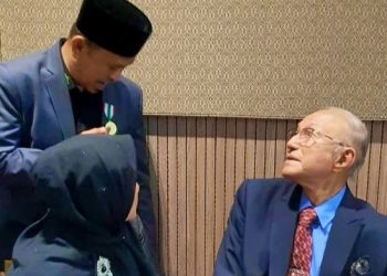 Wali Nanggroe, Waled Landeng dan Cap Sikureung di Malaya