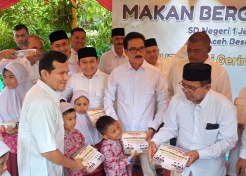 Gerindra Aceh Rayakan HUT ke-17 Bagi Ribuan Paket Makan Siang Bergizi Gratis dan Susu
