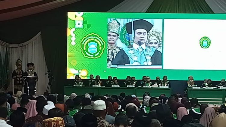 Universitas Almuslim Peusangan Bireuen Kukuhkan Guru Besar Pertama, Ini Profilnya