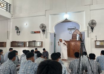 Ratusan Siswa SMAN 1 Peukan Bada Ikuti Zikir dan Tausiah bersama Ustaz Zul Arafah