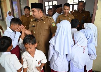 IWAPI Aceh Besar Gelar Pembagian Makanan Bergizi Gratis di SD Negeri Mon Singet