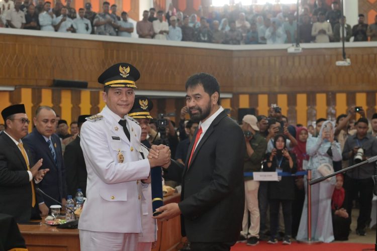 Lantik Bupati dan Wakil Bupati Aceh Selatan, Ini Pesan Gubernur Muzakir Manaf