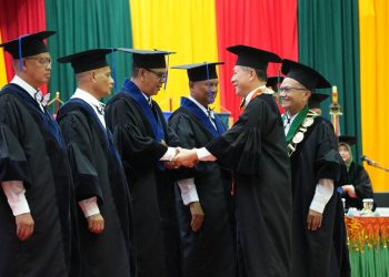 USK Kukuhkan 6 Guru Besar Sekaligus dari Fakultas yang Sama