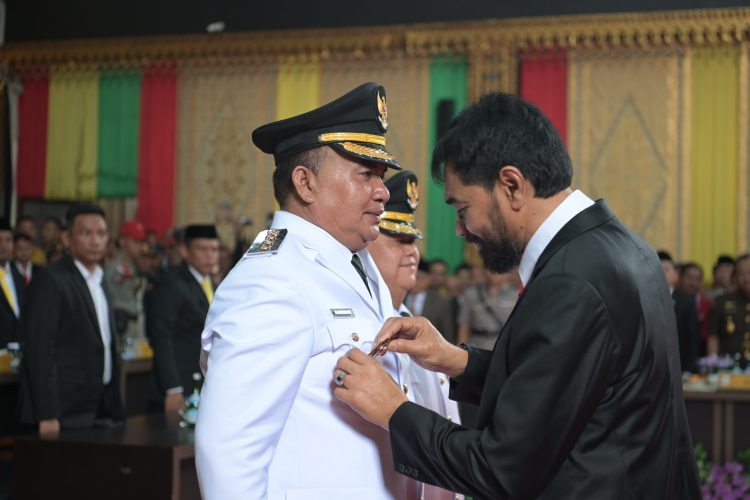 Mualem Lantik Bupati-Wabup Aceh Tenggara, Soroti Pentingnya Jaga Hutan Leuser