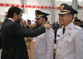 Dilantik Mualem, Iskandar dan Zainal Resmi Jabat Bupati-Wabup Aceh Timur