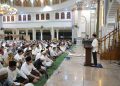 Safari Ramadhan di Pidie, Wagub Aceh Serahkan Bantuan Masjid dan Santunan bagi Mustahik