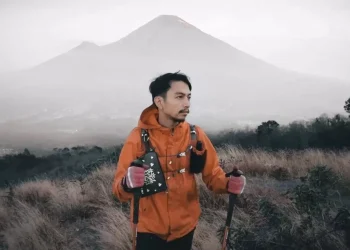 Dua Pendaki Meninggal di Puncak Carstensz, Fiersa Besari Ungkap Kronologi