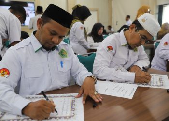 Seribuan Guru PAI di Aceh Ikuti Gerakan Menulis Mushaf Al-Qur’an