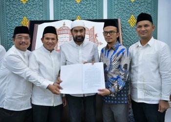 Gubernur Aceh Resmi Terbitkan Instruksi Shalat Berjamaah dan Gerakan Wakaf