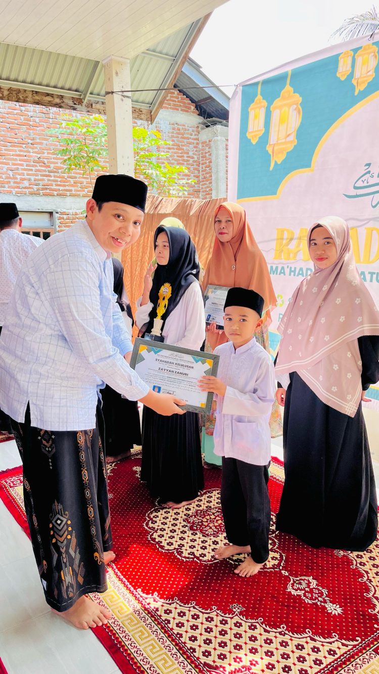 43 Santri Dayah MAHIA Diwisuda, Program Ramadhan Ceria Sukses Digelar