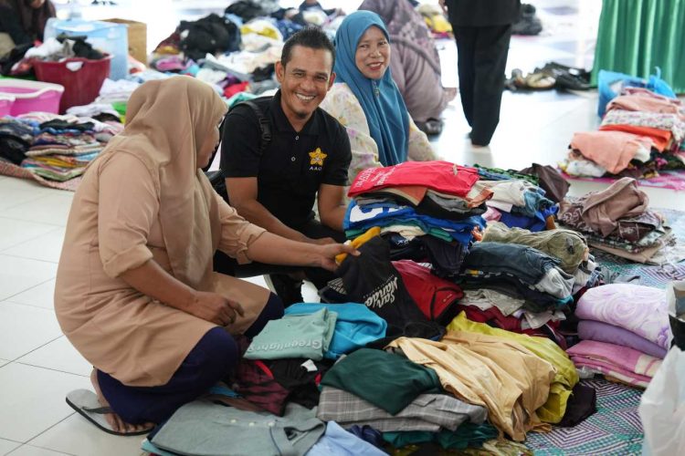 Gelar Bazar Ramadhan dan Garage Sale, Hasil Penjualan Didonasikan untuk Petugas Kebersihan USK