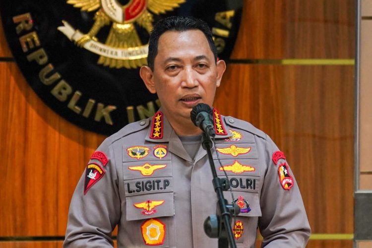 Kapolri Mutasi 10 Kapolda dan Angkat 10 Polwan Jadi Kapolres