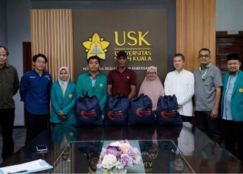 Mubadala Energy Serahkan 250 Paket Ramadhan untuk Petugas Kebersihan dan Mahasiswa USK