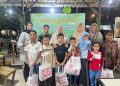 PKK Cot Lamkuweuh Beri Santunan Baju Lebaran untuk Anak Yatim