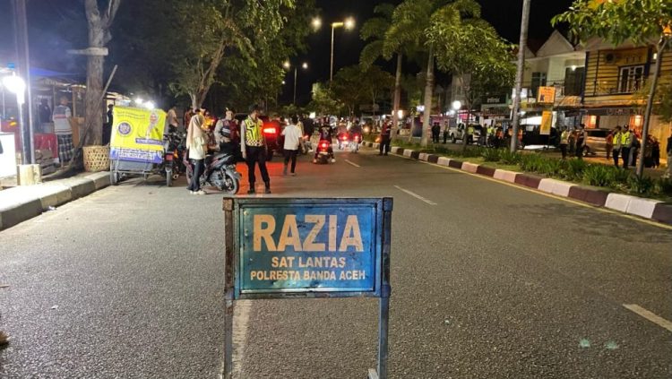 Razia Balap Liar di Banda Aceh, Polisi Amankan 30 Sepeda Motor dan 10 Botol Miras
