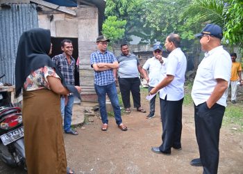 Wakil Ketua DPRK Salurkan Pokir untuk Bangun Tiga Rumah Layak Huni