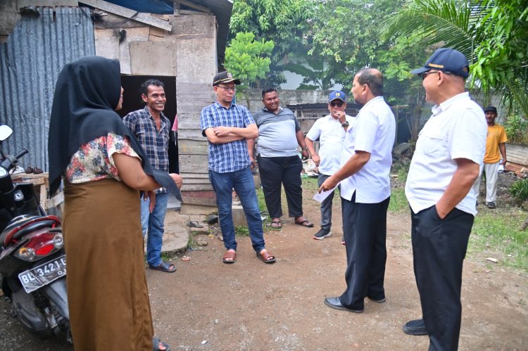 Wakil Ketua DPRK Salurkan Pokir untuk Bangun Tiga Rumah Layak Huni