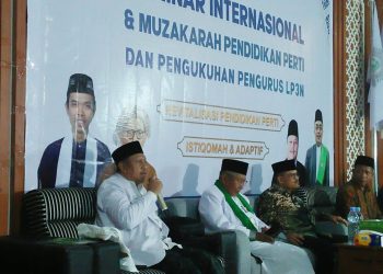 Ayah Faisal Krueng Kalee Paparkan Tipologi Dayah Aceh di Forum Internasional PERTI di Riau