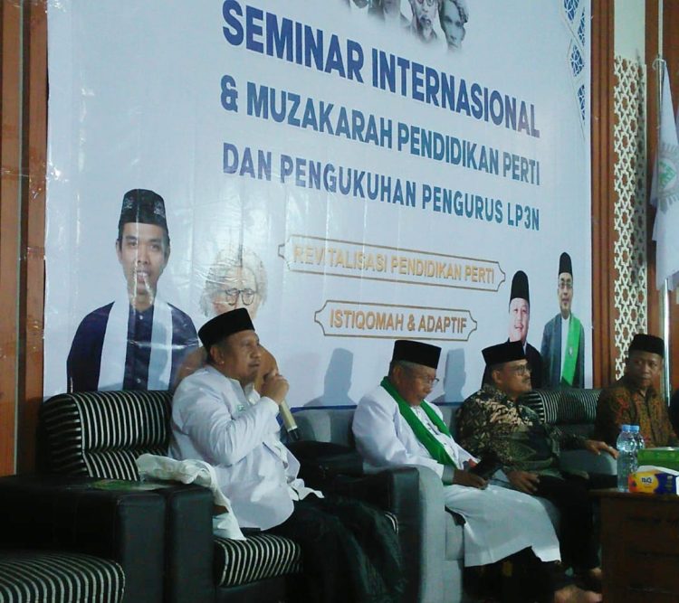 Ayah Faisal Krueng Kalee Paparkan Tipologi Dayah Aceh di Forum Internasional PERTI di Riau