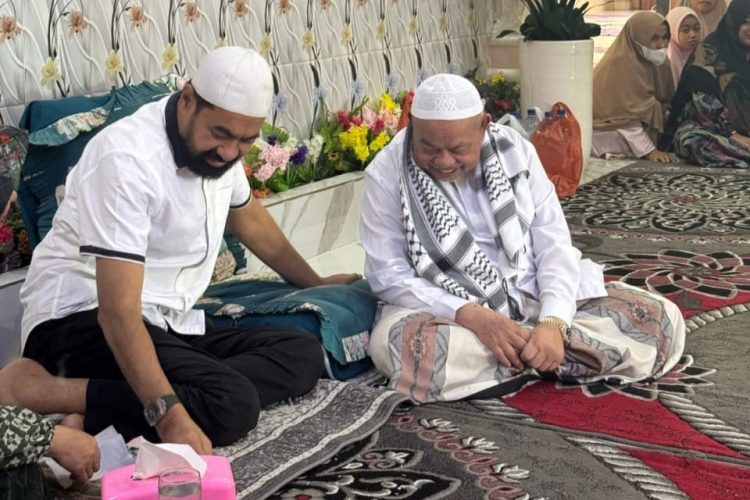 Gubernur Mualem Silaturahmi Idulfitri ke Abu Paya Pasi dan Waled Lapang