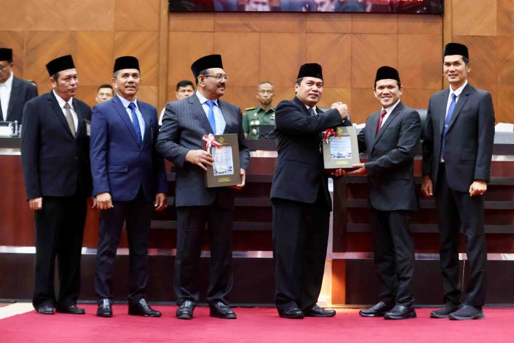 Pemerintah Aceh Raih WTP ke-10, BPK Serahkan LHP di Rapat Paripurna DPRA