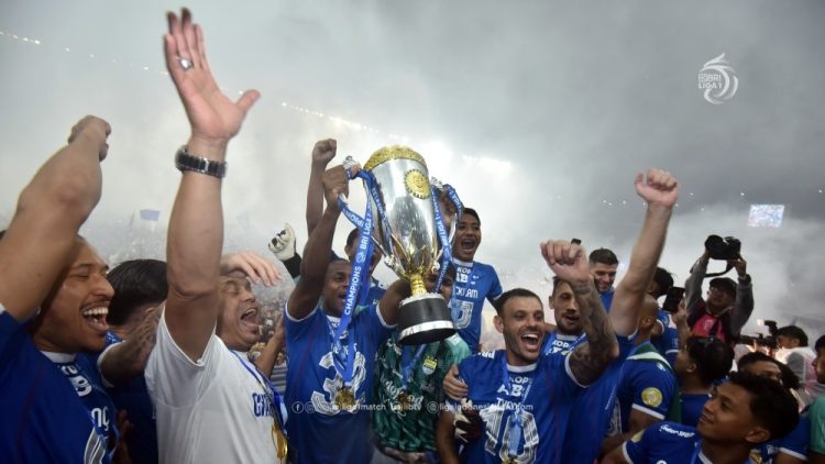 Persib Bandung Juara Liga 1 202425, Berikut Daftar Penghargaan Pemain dan Pelatih Terbaik