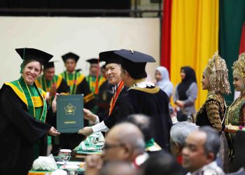 USK Wisuda 1.383 Lulusan, Termasuk Mahasiswa Internasional dari Australia