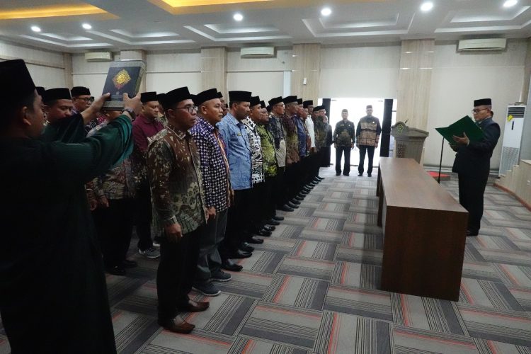 Kakanwil Kemenag Aceh Lantik 44 Pejabat Eselon IV, Ini Daftar Namanya