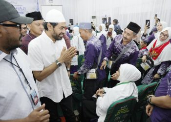 Pesan Mualem untuk Jemaah Haji Aceh Kloter Pertama: Ikhlas dan Sabar