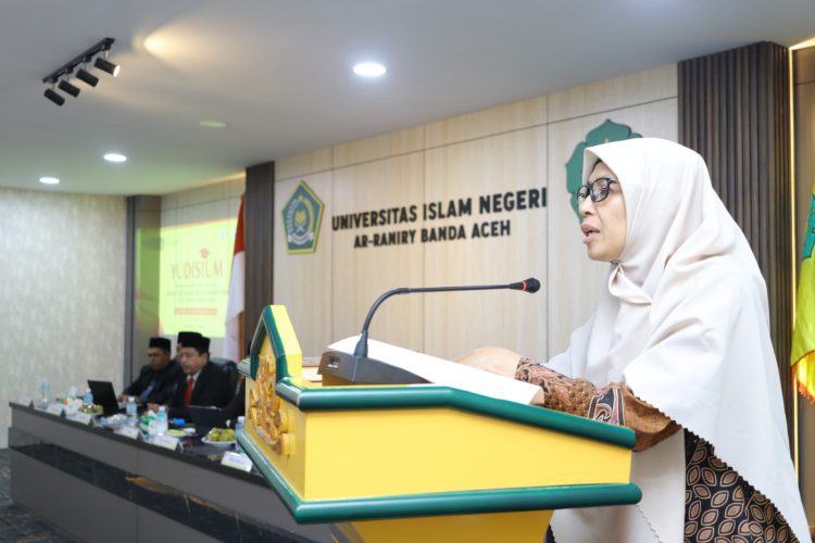 Yudisium Fakultas Adab dan Humaniora UIN Ar-Raniry, Suraiya Sampaikan Orasi Ilmiah ‘Sarjana Berfitrah’