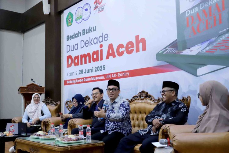Aceh dan Perdamaian yang Belum Selesai Refleksi Holistik Prof KBA dalam Bedah Buku Dua Dekade Damai Aceh di UIN Ar-Raniry